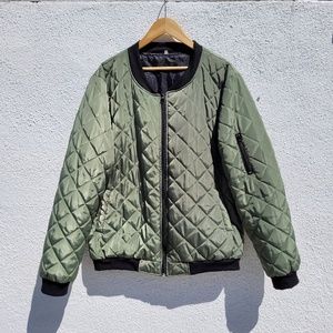 Quilted Men's Bomber Jacket - Great for Fall Season